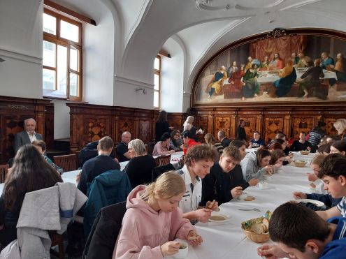 Pohľad na tých, ktorí prišli podporiť projekt.