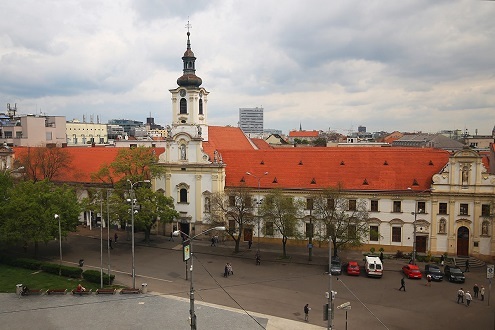 Kostol Navštívenia Panny Márie, ktorý spravuje rehoľa Milosrdných bratov v centre Bratislavy