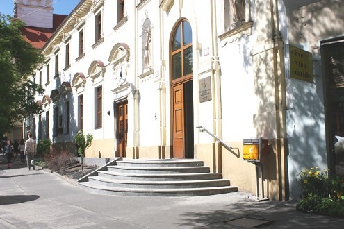 Vchod do našej nemocnice