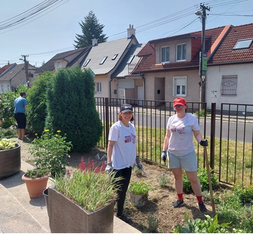 Dobrovoľníčenie s úsmevom na tvárach.