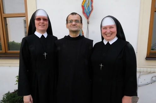Brat Richard a sestry z Kongregácie sestier Božského Vykupiteľa